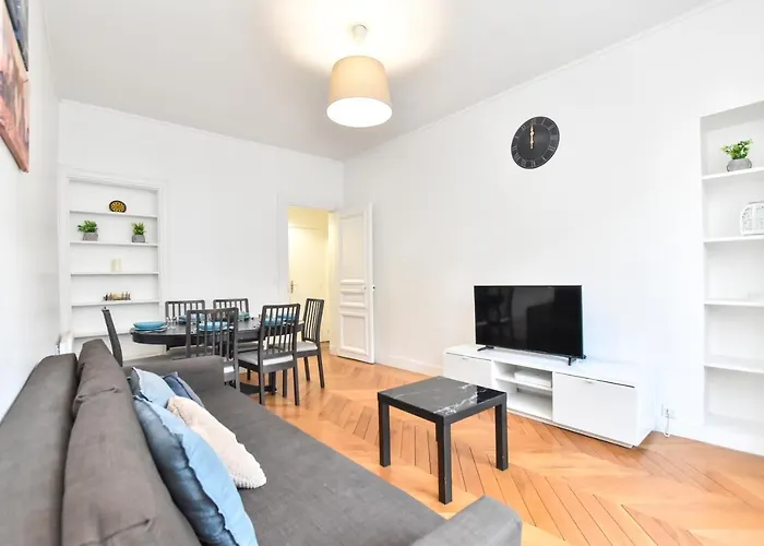 Cmg Residence Reaumur Paris, France