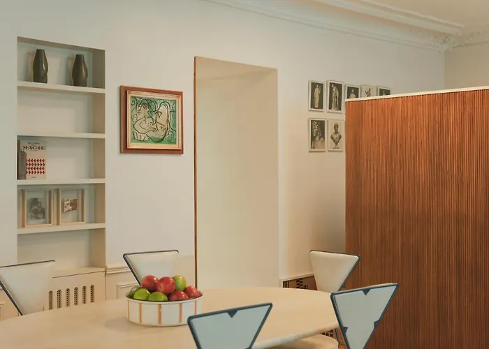 Pied A Terre Palestro Apartment Paris, France