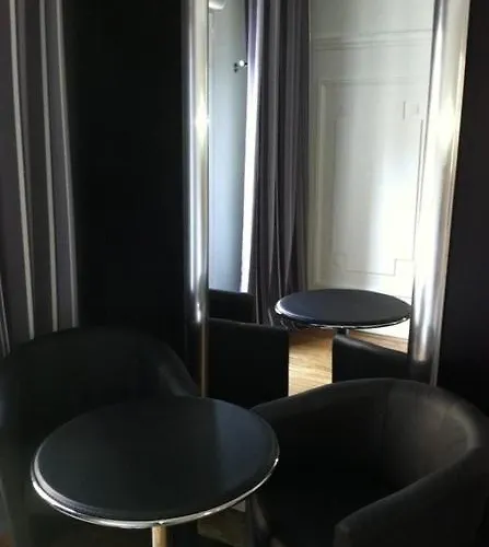 Near Eiffel Tower - Beautiful Flat Apartment Paris, France