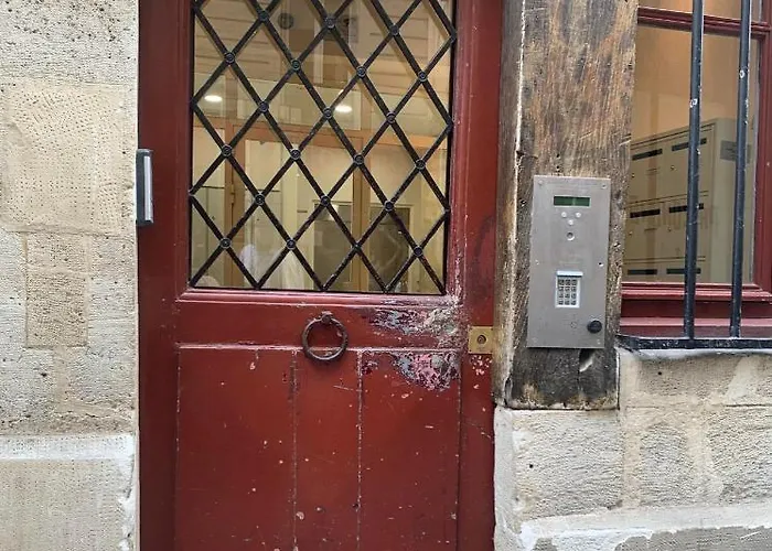 Best Central Chambres Privees - Seine & Louvre In The Connected Heart Of Paris, France