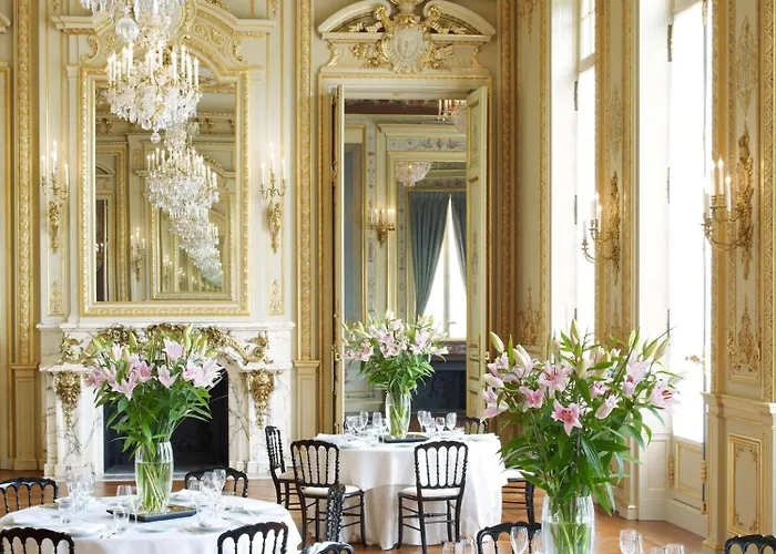 Shangri-La Paryż, Francja