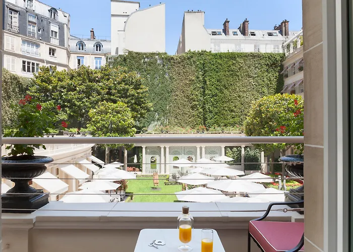 Le Bristol Paris, Oetker Hotels, Francja