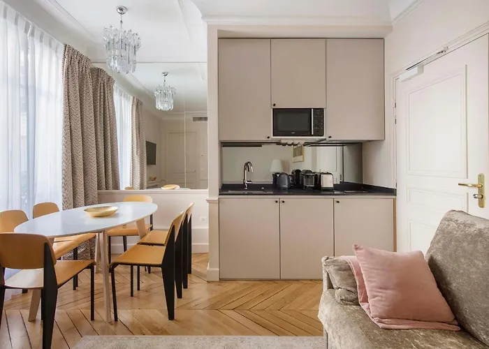 Le Beau Marais - Luxury Apartments, Air Cond, Lift Paris, France