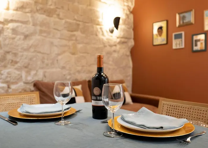 Holidaysinparis - Bonne Nouvelle, France