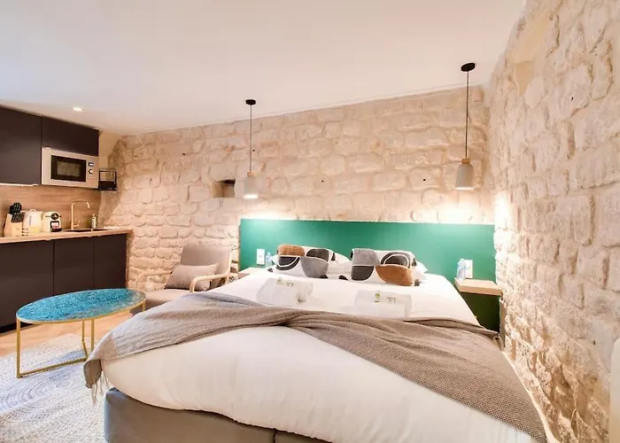 Cozy Apartement Heart Of Montmartre & Historic Paris, France