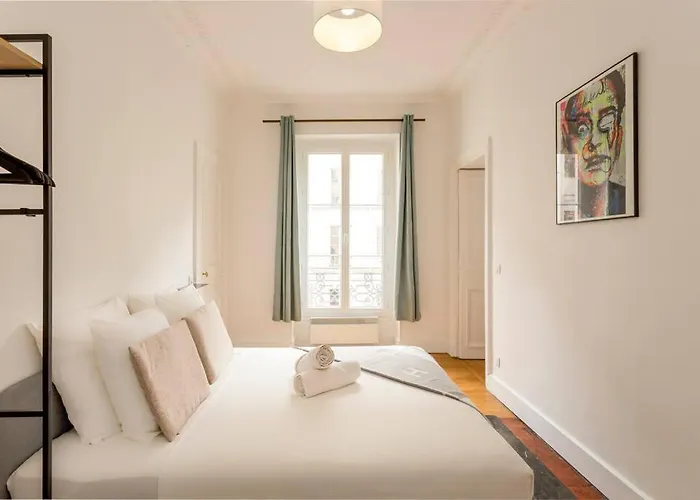 Sleepoo - Paradise 8 Paris, France