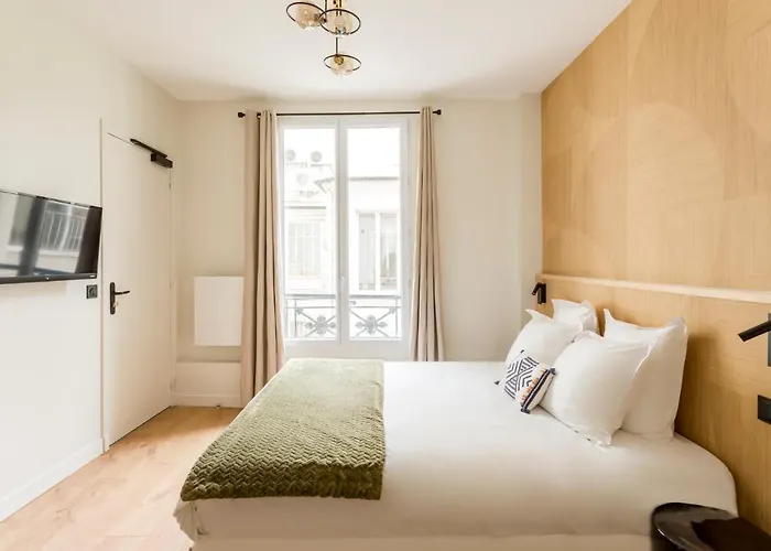 Best Stay Jeuneurs Paris, France