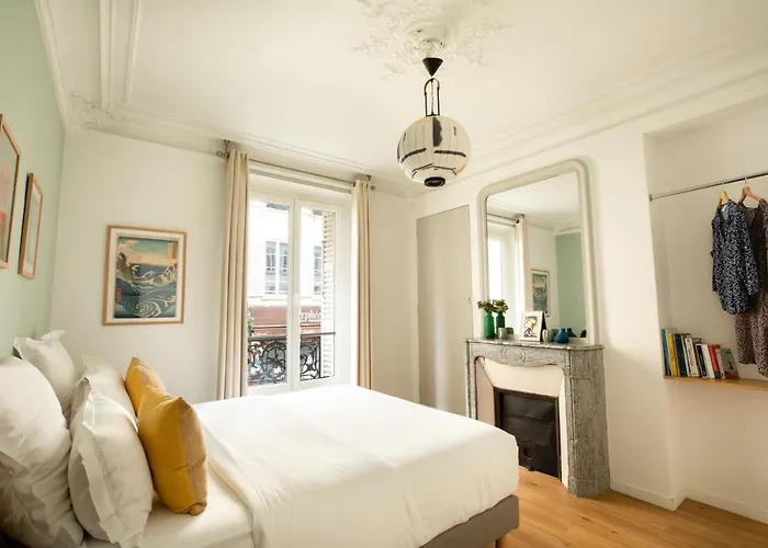 Edgar Suites Martyrs - Lebas Paris, France