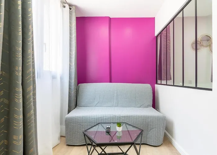 Nets Inn - Botzaris Paris, France