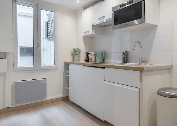 Lavie Maison Parisian Aircon Gem, Francia