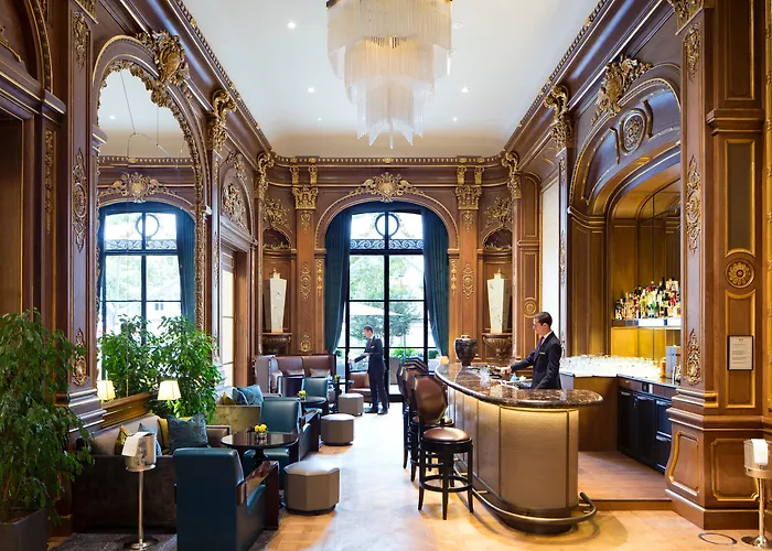 The Peninsula Paris Hotel, Prancis