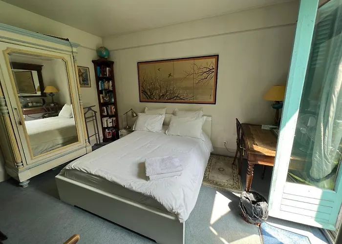 "Maison 1850 Paris 18" Chambre G Avec Terrasse Et Parking En Option, Frankrijk