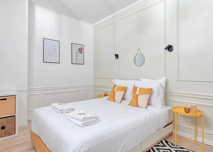 Joli Appartement Champs Elysees - 6P Paris, France