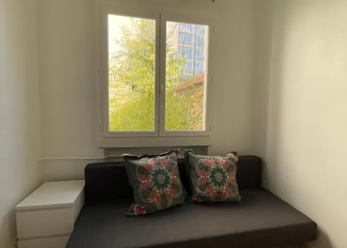 Studio Paisible Paris 20, Francia
