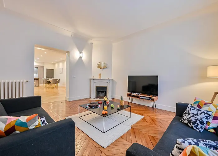 Magnifique Appartement De Luxe & Familia - Paris 16, France