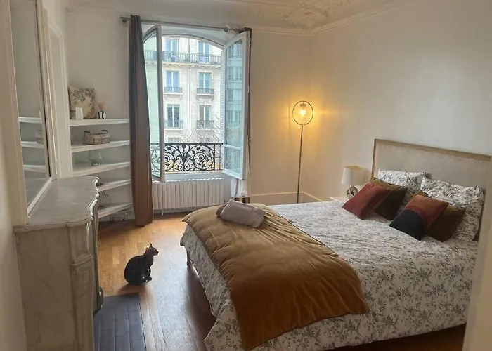 Guest Room Nearby Champs Elysees París, Francia