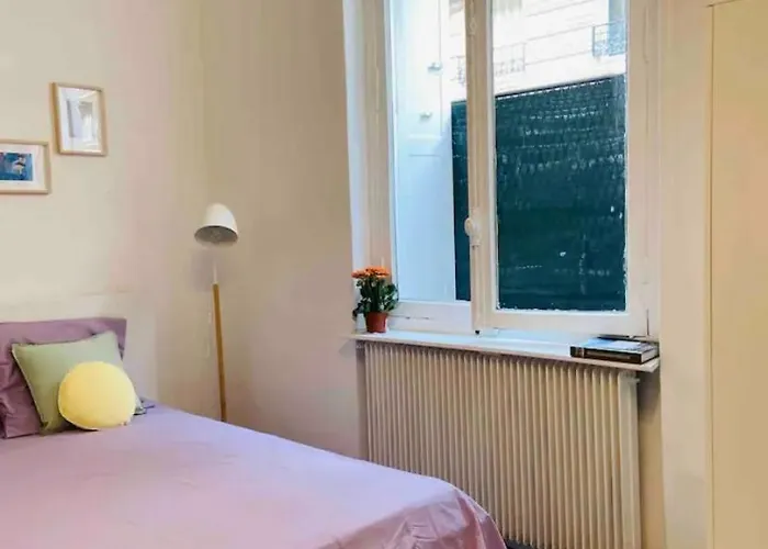 Appartement Moderne Quartier Saint Lazare Parigi, Francia