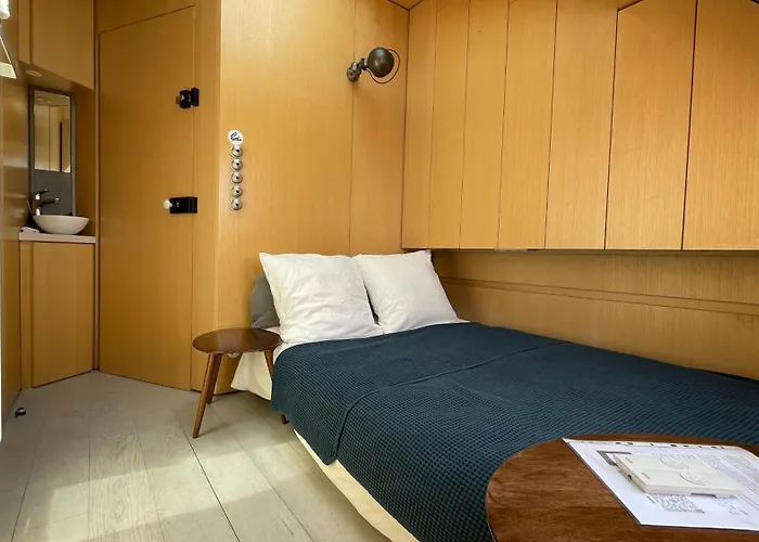 Cocoon Eiffel Apartment Paris, France