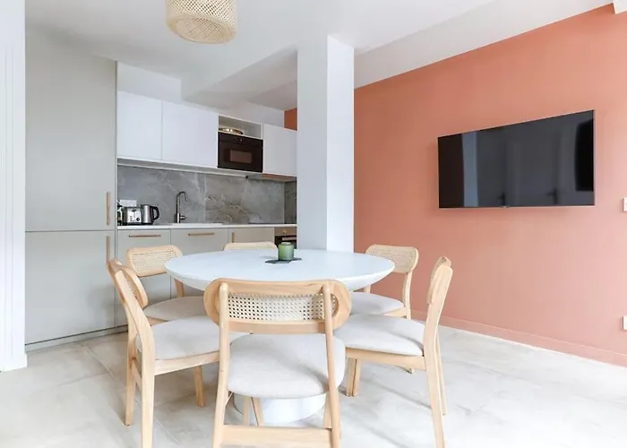 Appartamento MyKeypers - Chic&Elegant Flat 2BR/6P- République Parigi, Francia