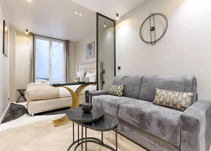 Magnifique Appartement Magenta Paris, France