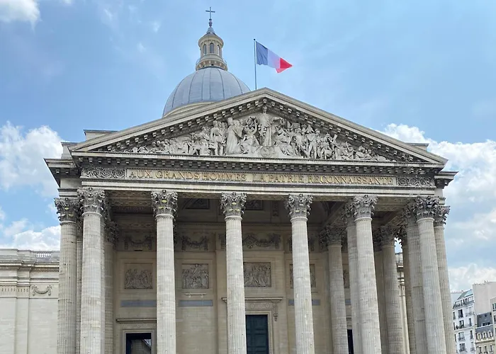 Chic Appartement 2 Bedrooms Phantheon Notre Dame Paris, France