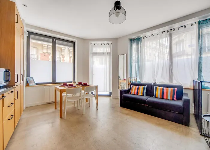 Large Flat Very Close To Montmartre Paris, France