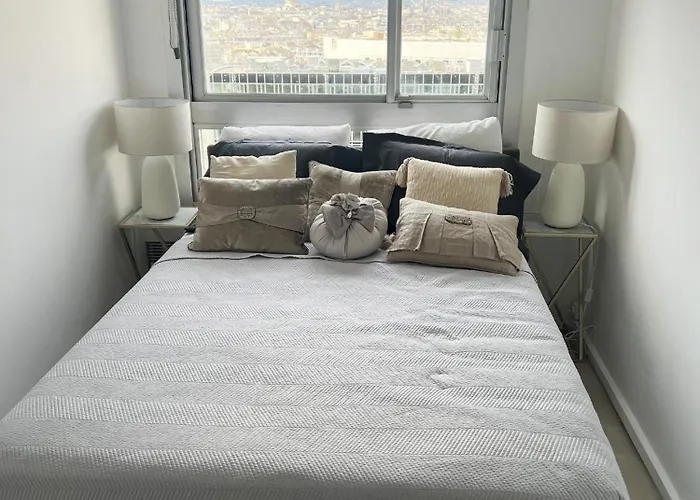 Chic 2 Rooms Paris13 With View, Frankrijk
