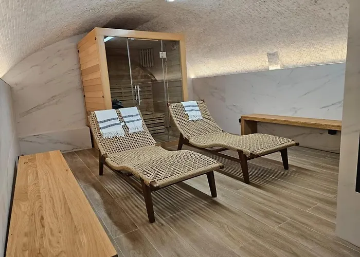 Appartement Familiale Sauna Paris 10 - 8P, France
