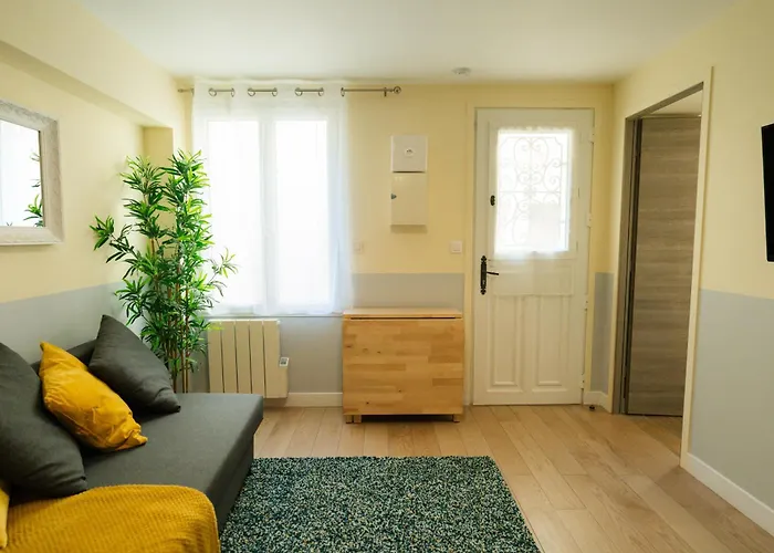 Beautiful Yellow Apartment Near Marais And Bastille Parigi, Francia