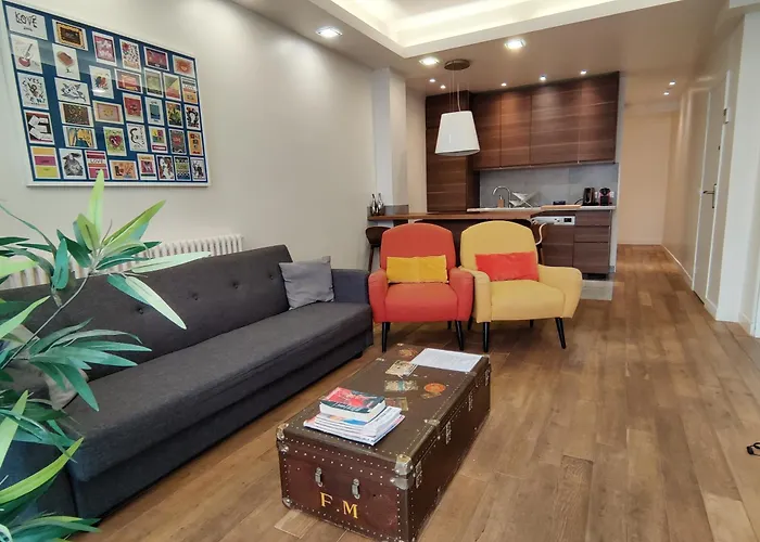 3 Double Bedrooms Apartment In Montmartre Near Subway Ac Paris, France