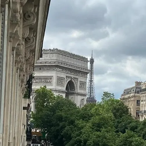 Guest Room Nearby Champs Elysees Parigi, Francia