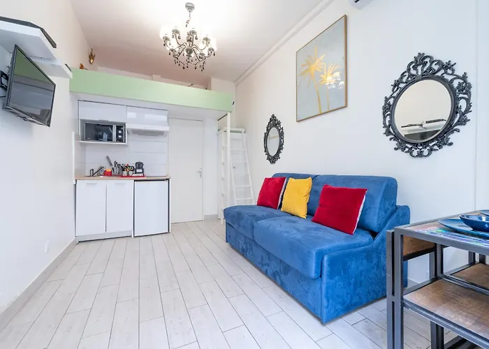 Little boudoir of Paris Champs-Elysées, Francia