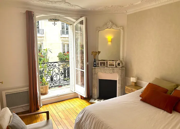 Montmartre // Lovely Flat For You ! Paris, France