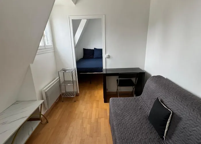 Beautiful Rooms Nearby Champs Elysees Paris, France