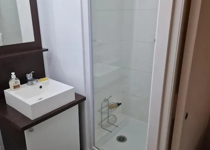 Belle Appartement Au Canal De Saint Martin Paris, Frankreich