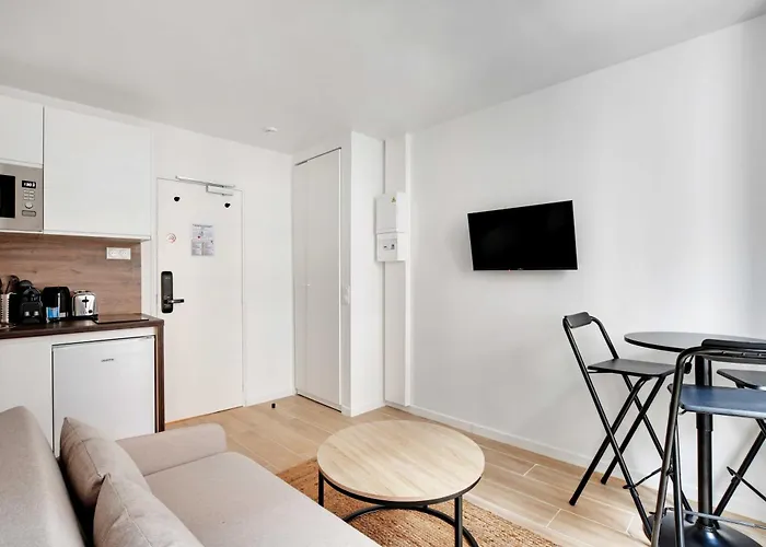 Newly renovated appartements Résidence République París, Francia