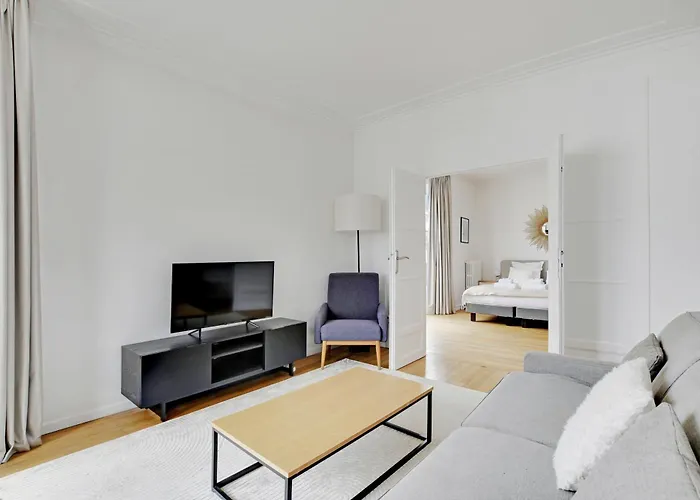 Pick A Flat'S Apartments In Saint Michel - Rue Du Sommerard Paris, France