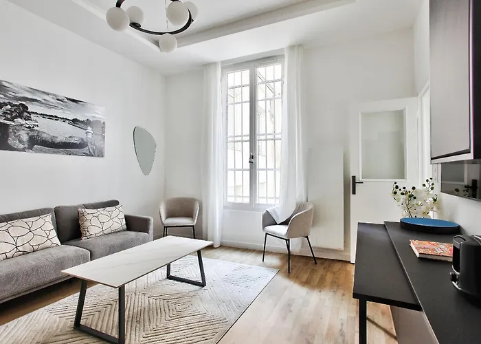 Marais Elegance Suite - Two Bedrooms Paris, France