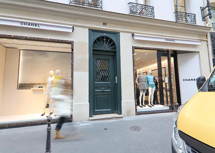 Appartement Quartier Champs-Elysees Free Netflix Paris, France
