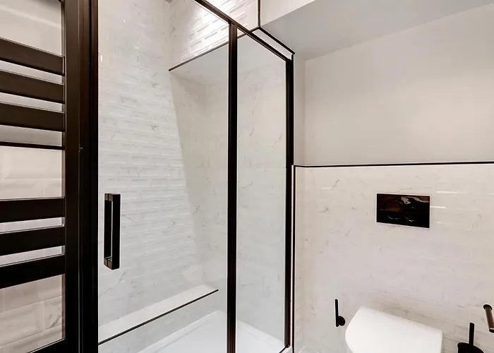North Paris Suite, Francia