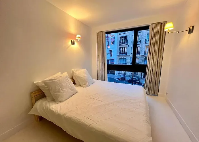 Spacious Apt Luxembourg 6 people París, Francia