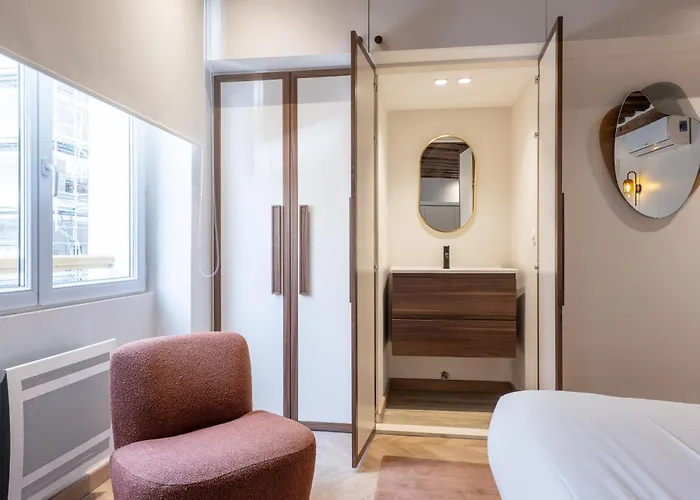 Holidaysinparis - Bourg Tibourg, Francja