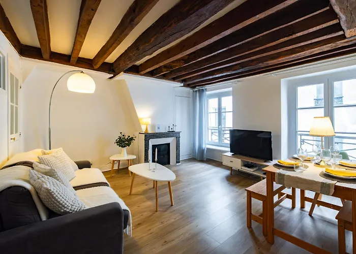 Appartement Typique Au Coeur Du Marais Parigi, Francia