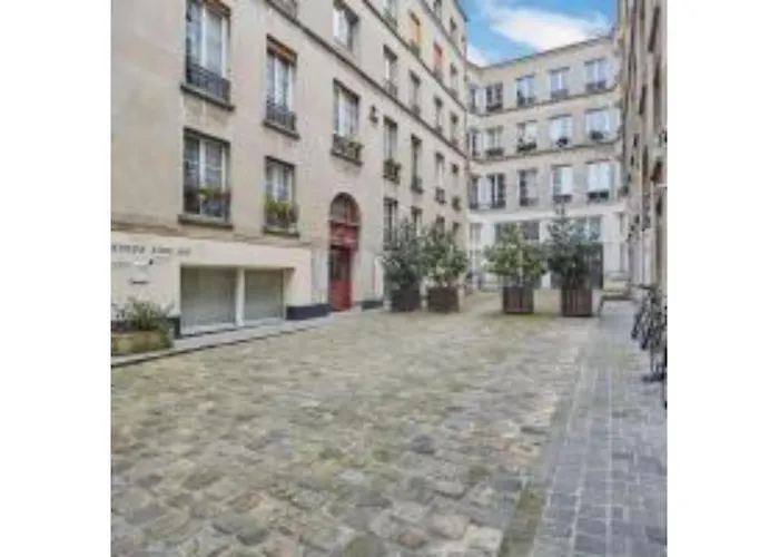 Duplex Center Of Paris By Studioprestige, France