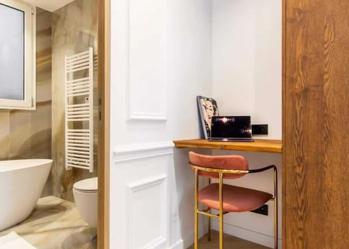Newly Rebuilt By Architect - Center Of Paris Apartment, France