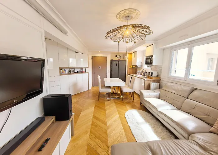 Lux Belleville Parigi, Francia