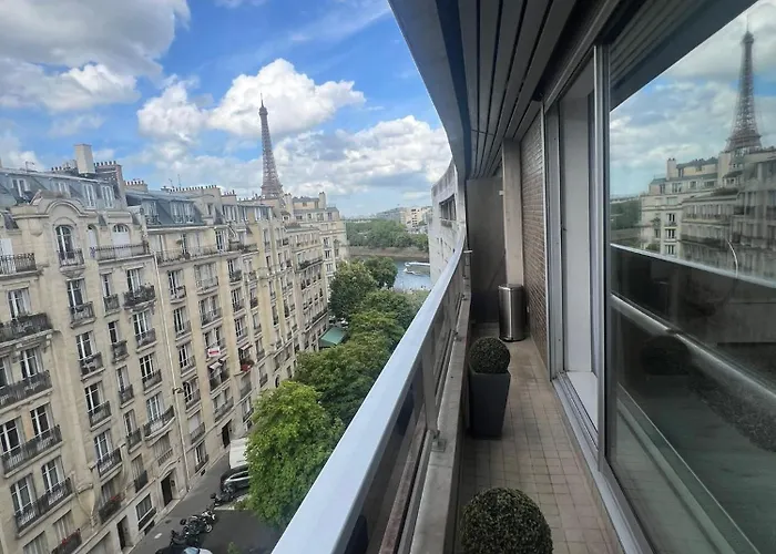 Luxury Suite View Eiffel Tower Paris 16Th Trocadero, Франція
