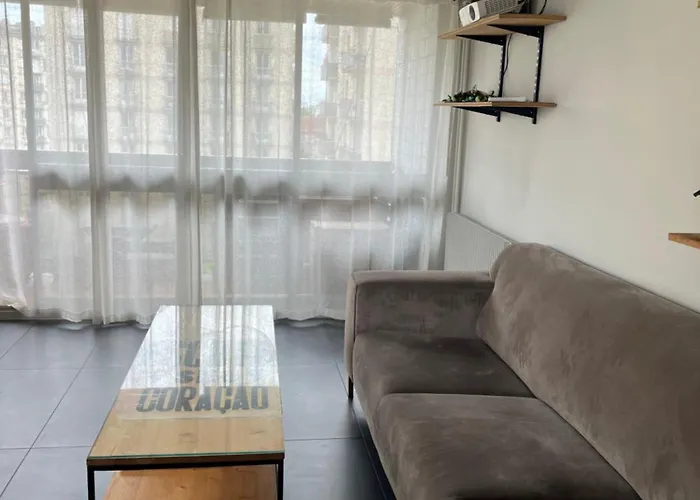 Terrasse avec vue, proche Bercy-Paris, 3 pièces spacieux et confort, Francia