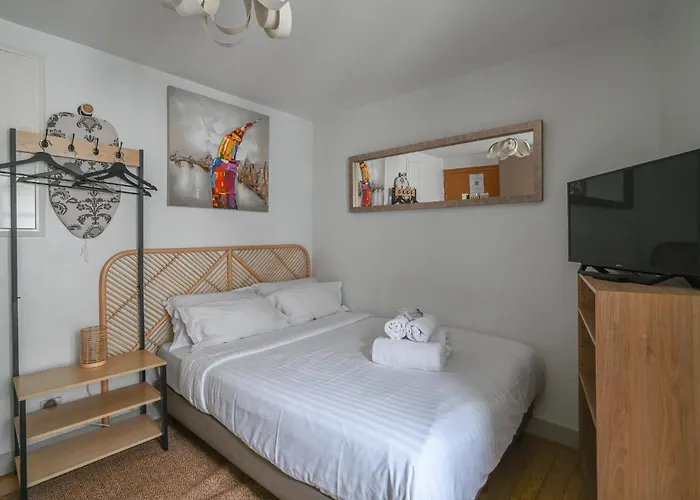 French typical apartment  Parigi, Francia