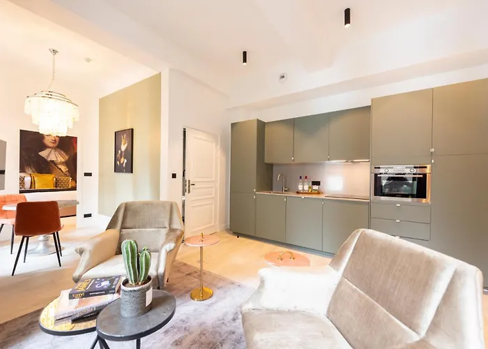 O'Lord, 4 Etoiles, Residence De Luxe Champs-Elysees Paris, France